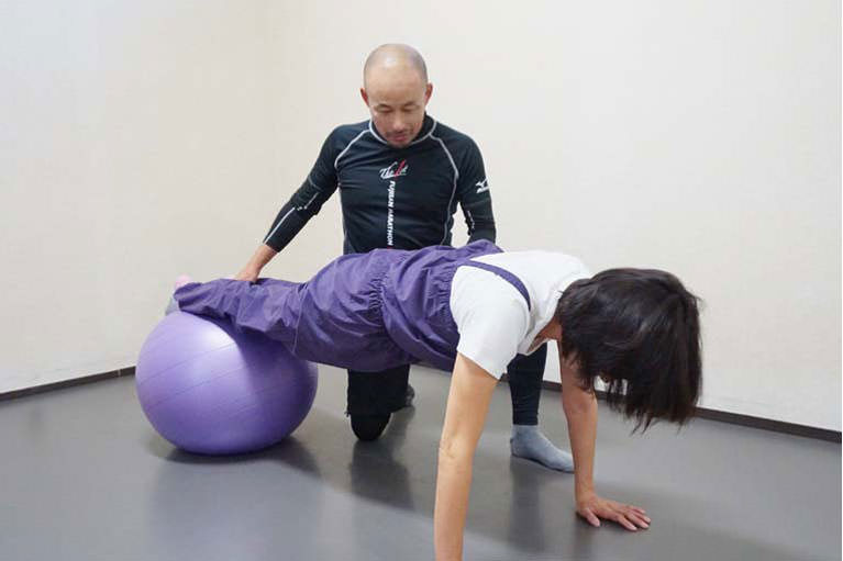 食事指導とパーソナルトレーニングによるダイエット